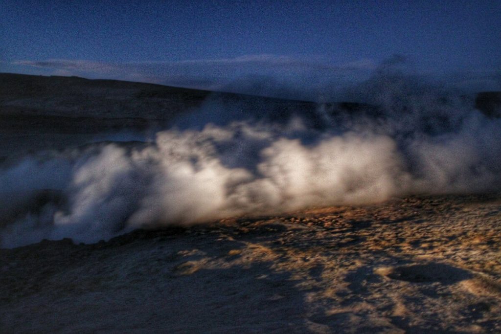 It is difficult to photograph geysers in the dark